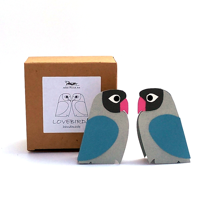 two blue paper lovebirds with gift box
